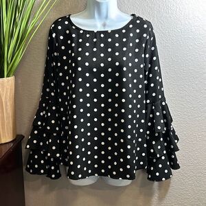 #243 StyleDome, blk/wht polkadot, ruffle bell sleeves BoHo top size small